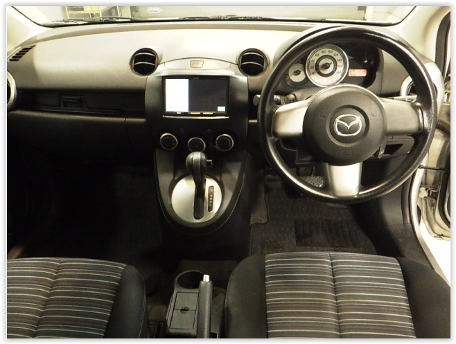 2009 MAZDA DEMIO