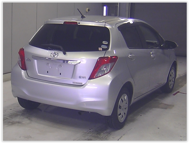 2011 TOYOTA VITZ