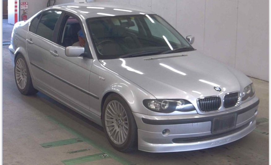 2004 BMW 320i