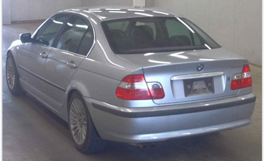 2004 BMW 320i