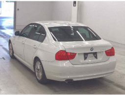 BMW 320I