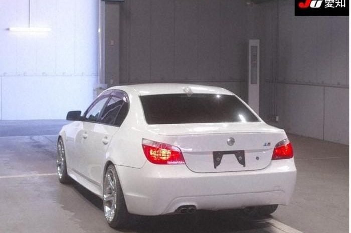 
								BMW 5 full									