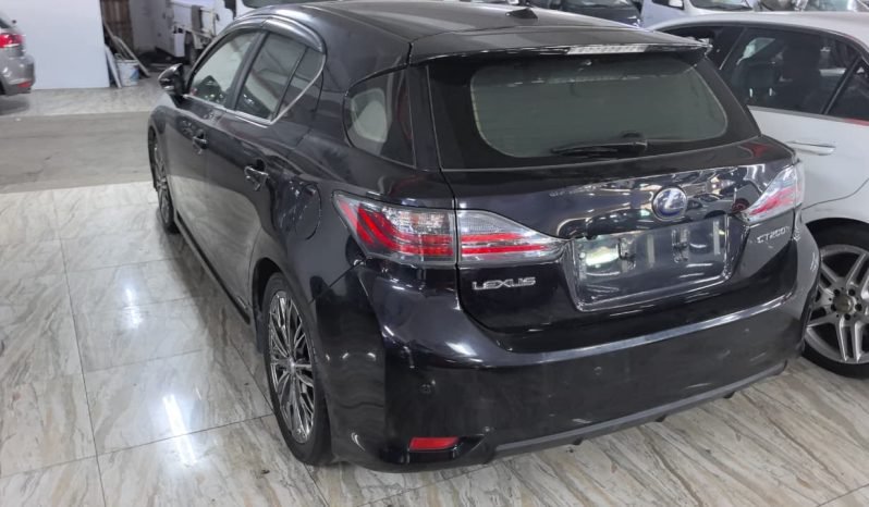 
								Lexus CT200 full									