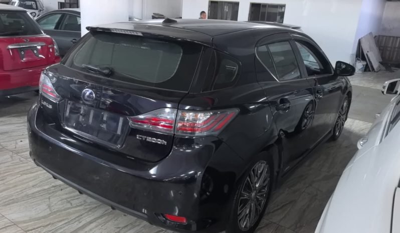
								Lexus CT200 full									