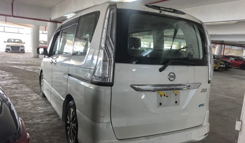 
								Nissan Serena full									