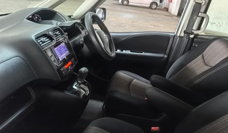 
								Nissan Serena full									