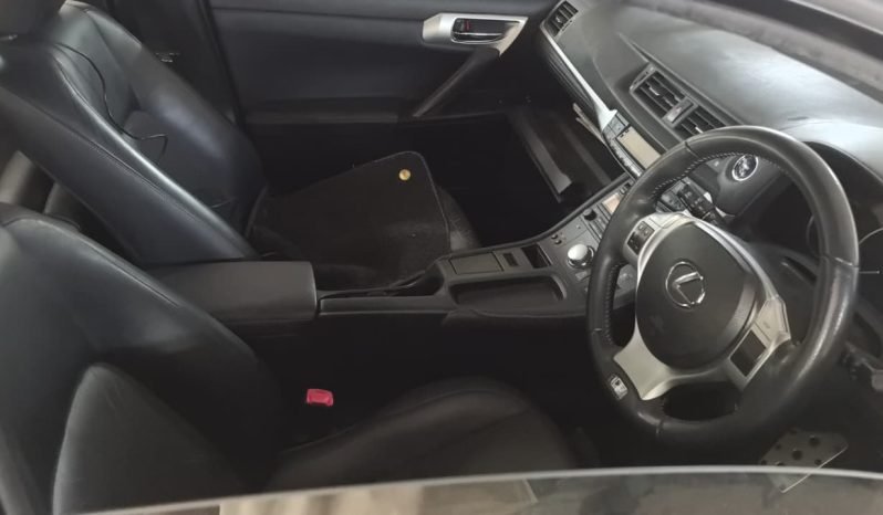 
								Lexus ct200h full									