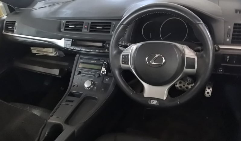 
								Lexus ct200h full									