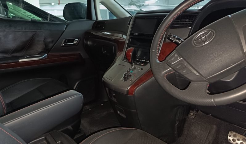 
								TOYOTA VELLFIRE full									