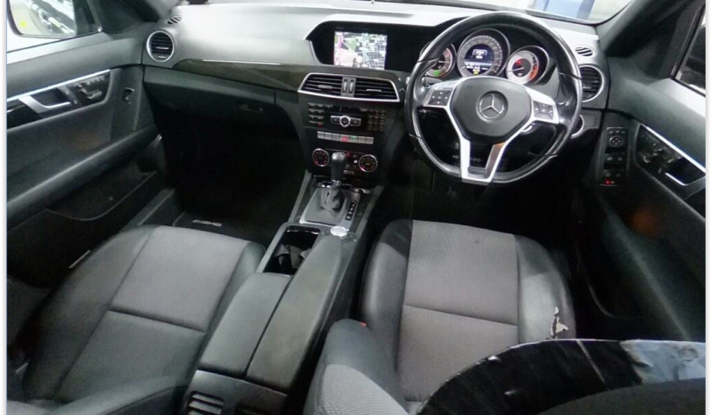 
								Mercedes Benz C200 full									