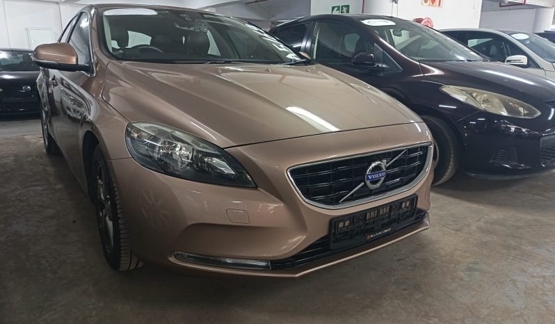 
								VOLVO V40 full									