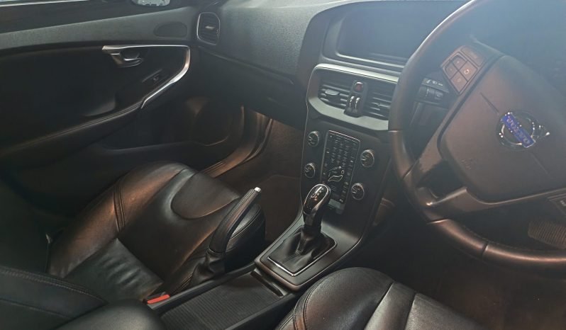 
								VOLVO V40 full									