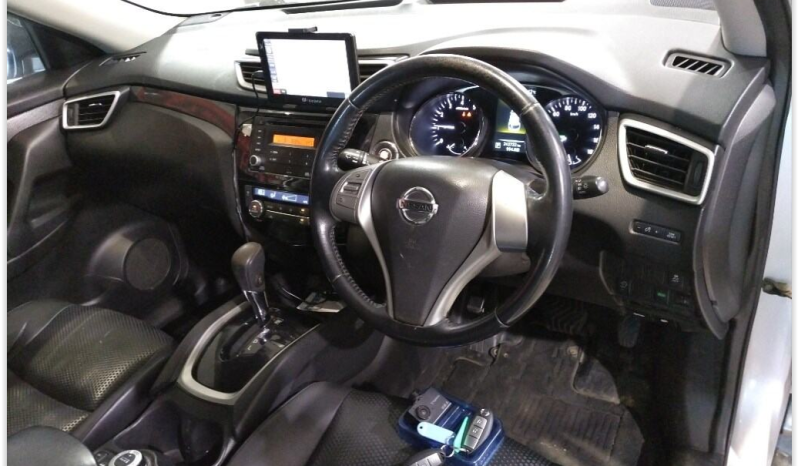 
								NISSAN X-TRAIL full									